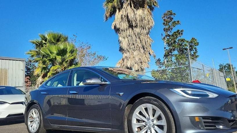 TESLA MODEL S 2017 5YJSA1E18HF173744 image